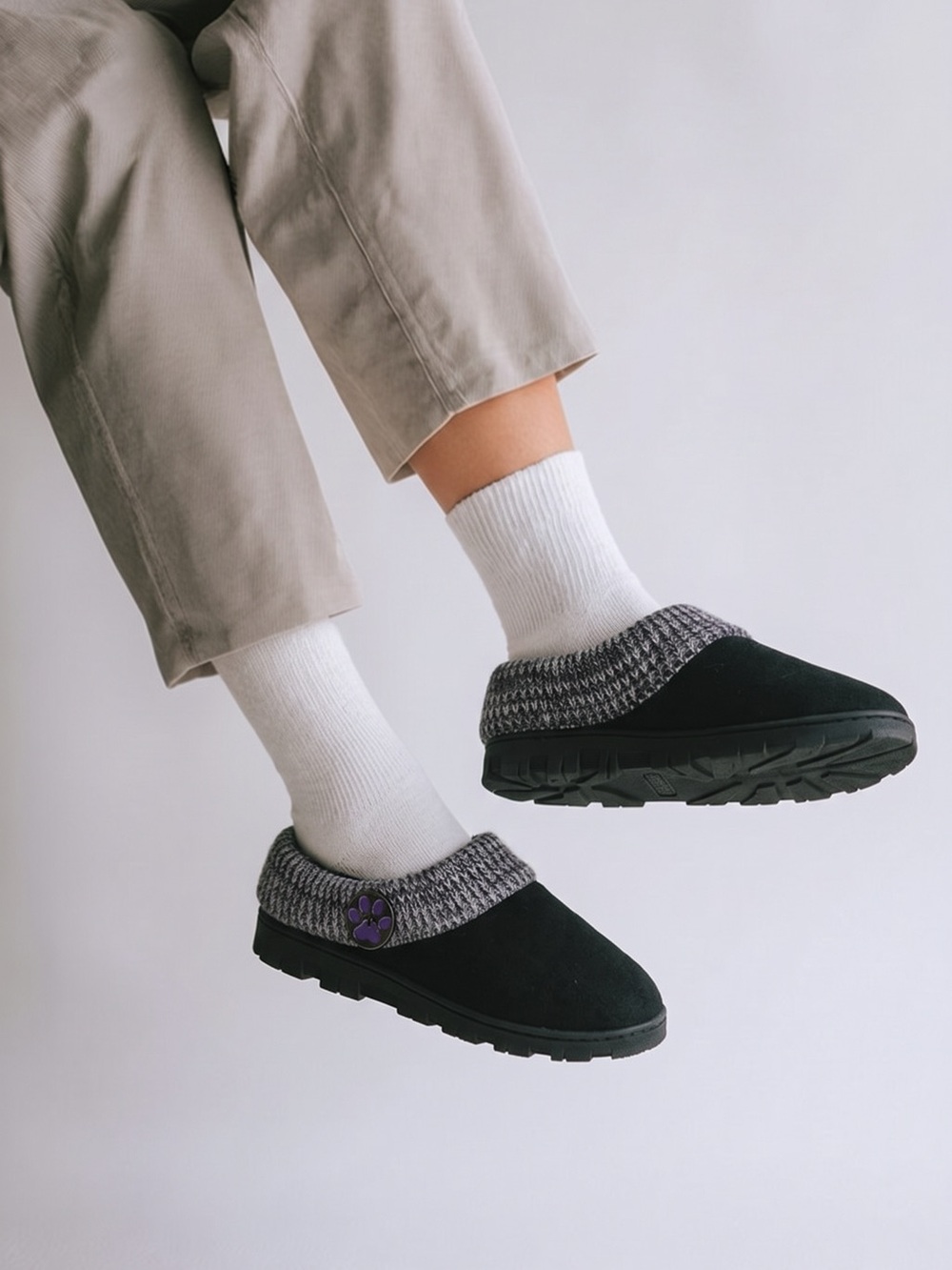 ⁠The Animal Rescue Site Purple Paw Women Sz 8 Comfy Clog Sherpa lined Slippers